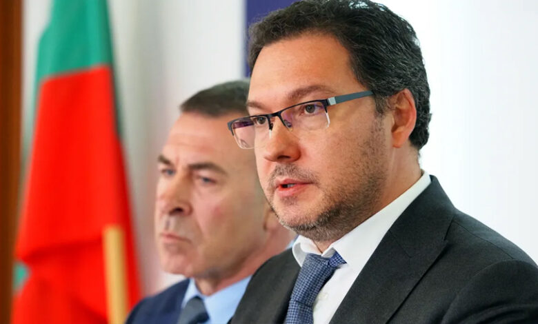 Даниел Митов отхвърли обвиненията за „чадър“ над контрабанда: „Наслушах се на откровени глупости“