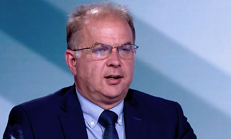 Радомир Чолаков: Кризите в България не са лудост, а система, задвижвана от Радев