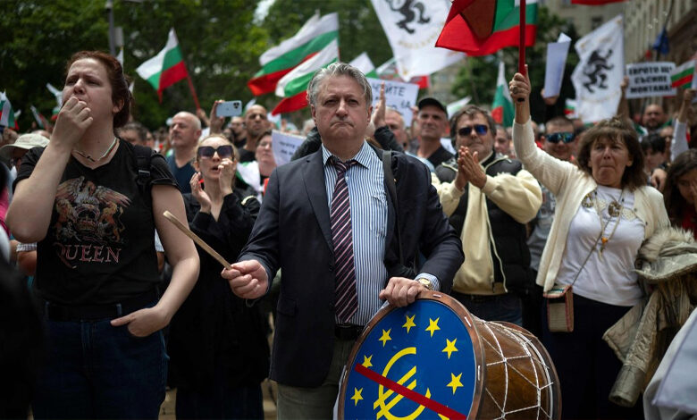 Българските протести срещу еврото в Брюксел: Реакции и анализи