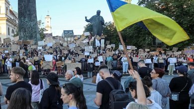 Антикорупционен закон: Зеленски одобрява спорен законопроект, предизвиквайки протести в Украйна