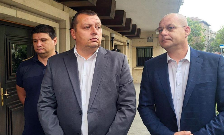 Евакуацията в Плоски отменена, пожарите в Струмяни под контрол