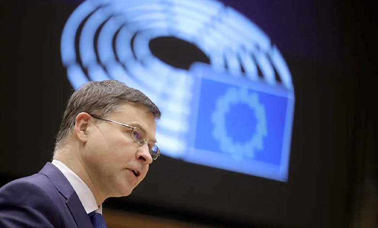 Домбровскис: Репарационен заем за Украйна е единственият път напред