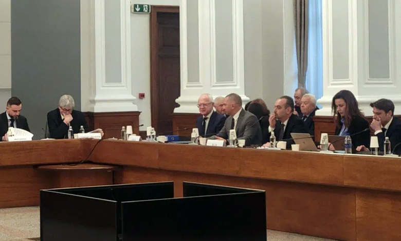 Правителството отменя заседанието на НСТС заради бойкот и придвижва Бюджет 2026