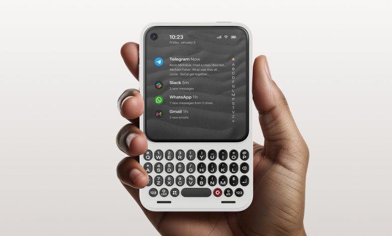 Clicks Communicator: телефон, който връща удоволствието от писането