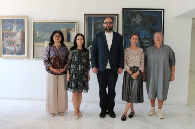 Заместник-кметът Пламен Панов и водещи експерти запознаха директорите на училища с възможностите в новата образователна рамка 2026 – 2028 г.