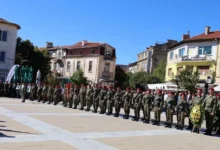 С исторически поход и военни почести Сухопътните войски участваха в отбелязването на 114 години от Освобождението на Горна Джумая и Пиринска Македония