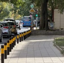 Обновяват антипаркинг стълбчетата в Пловдив